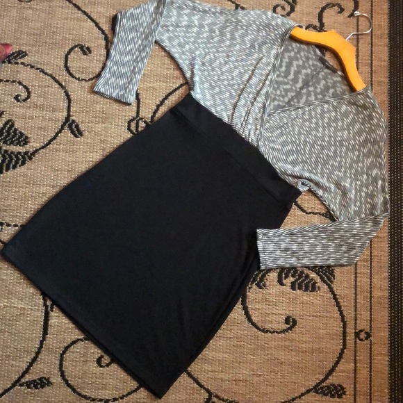 Adorable Comfortable V Neck Dress🌸 - Picture 2 of 9